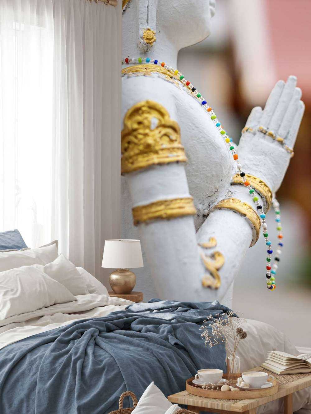 Weißer und goldener Buddha Tempelanlage in Bangkok (Thailand)