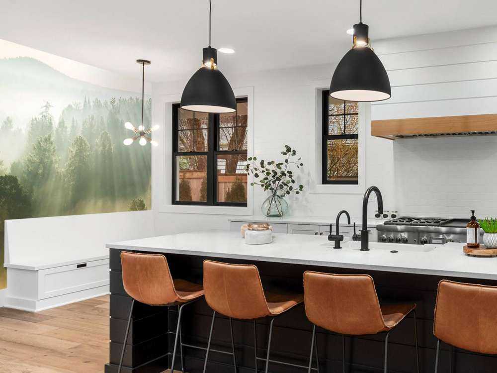 Sonnenaufgang zwischen den Hügeln