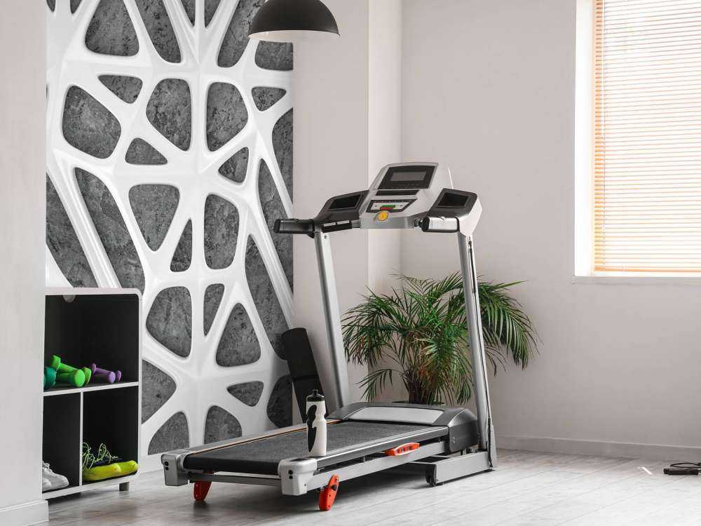 Weißes Muster auf Beton