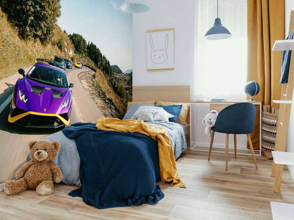 Supercar-Konvoi durch die Berge