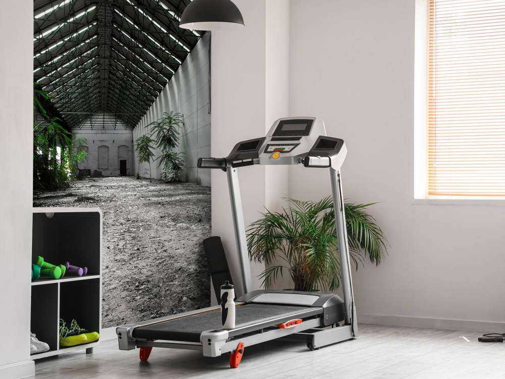 Industriehalle mit Pflanzen