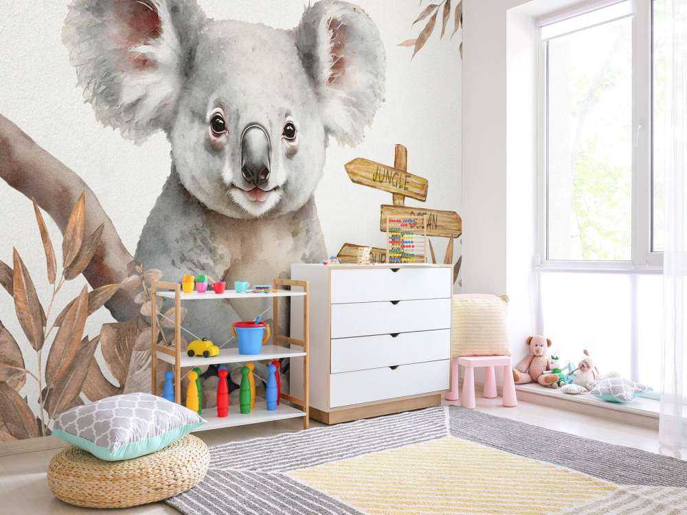 Baby-Koala im Dschungel taupe