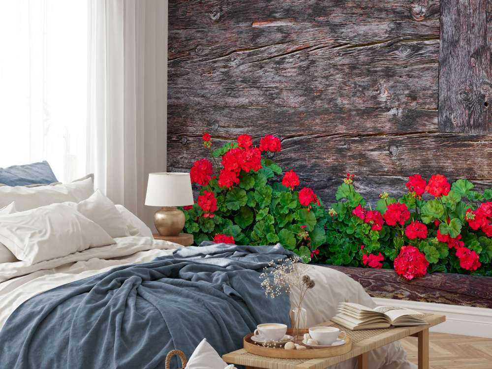 Altes Holz mit Blumen