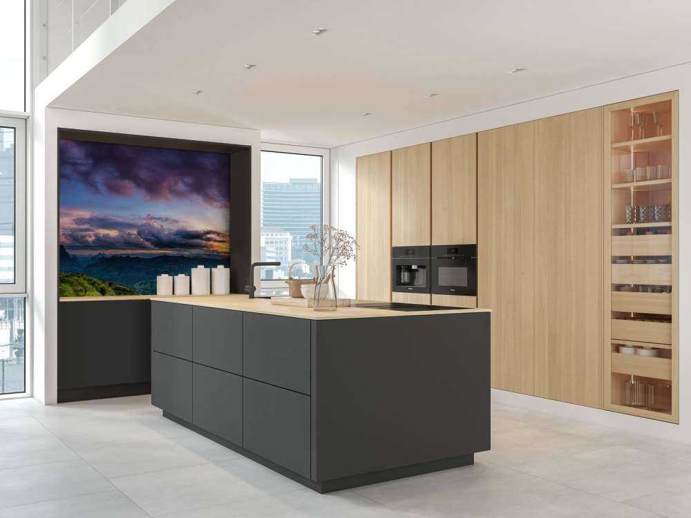 Sonnenuntergang über einem Berg