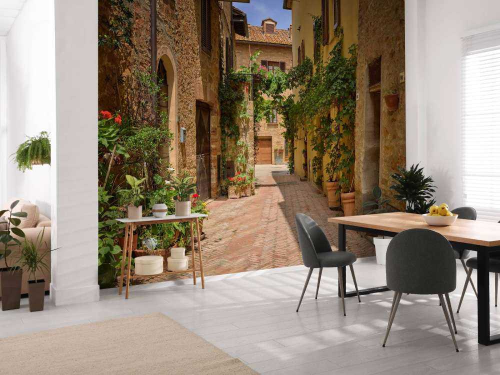 Italienische Straße mit Pflanzen