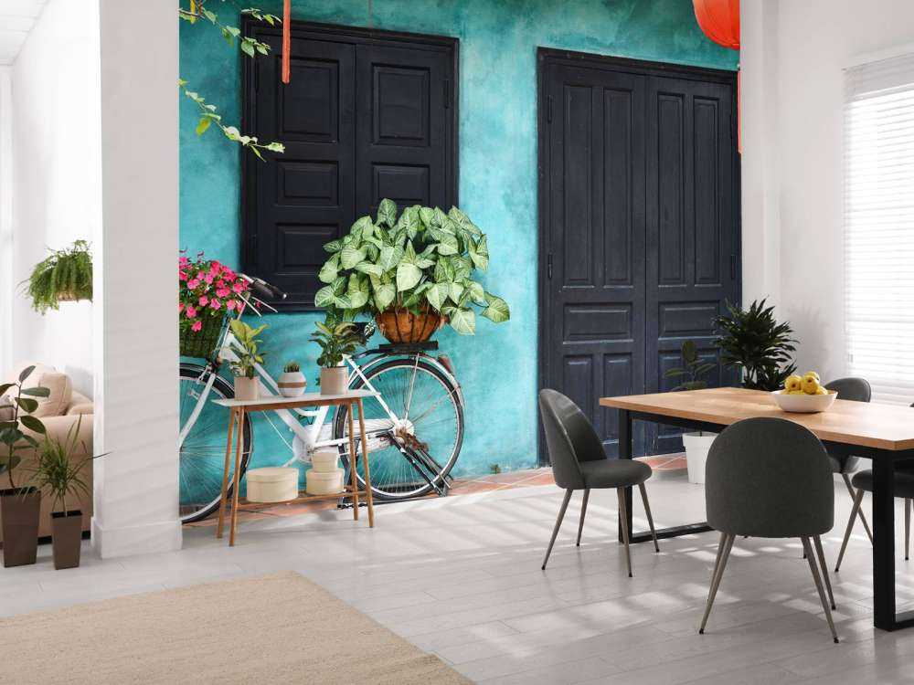 Altes Fahrrad neben einem Haus