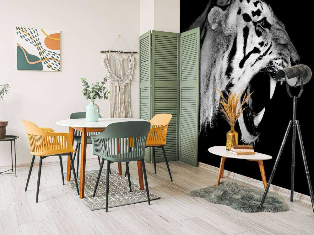 Brüllender Tiger schwarz