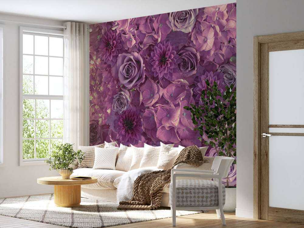 Lila Hortensien, Rosen und Dahlien