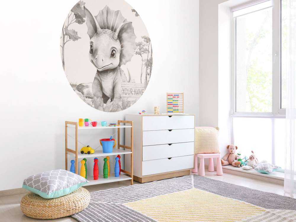 Baby-Triceratops im beigefarbenen Dschungel