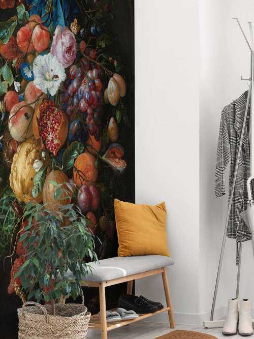 Girlande aus Obst und Blumen