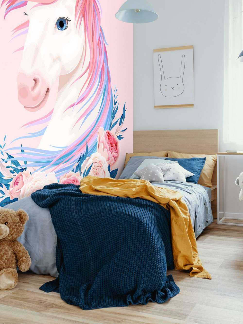 Einhorn mit Blumen