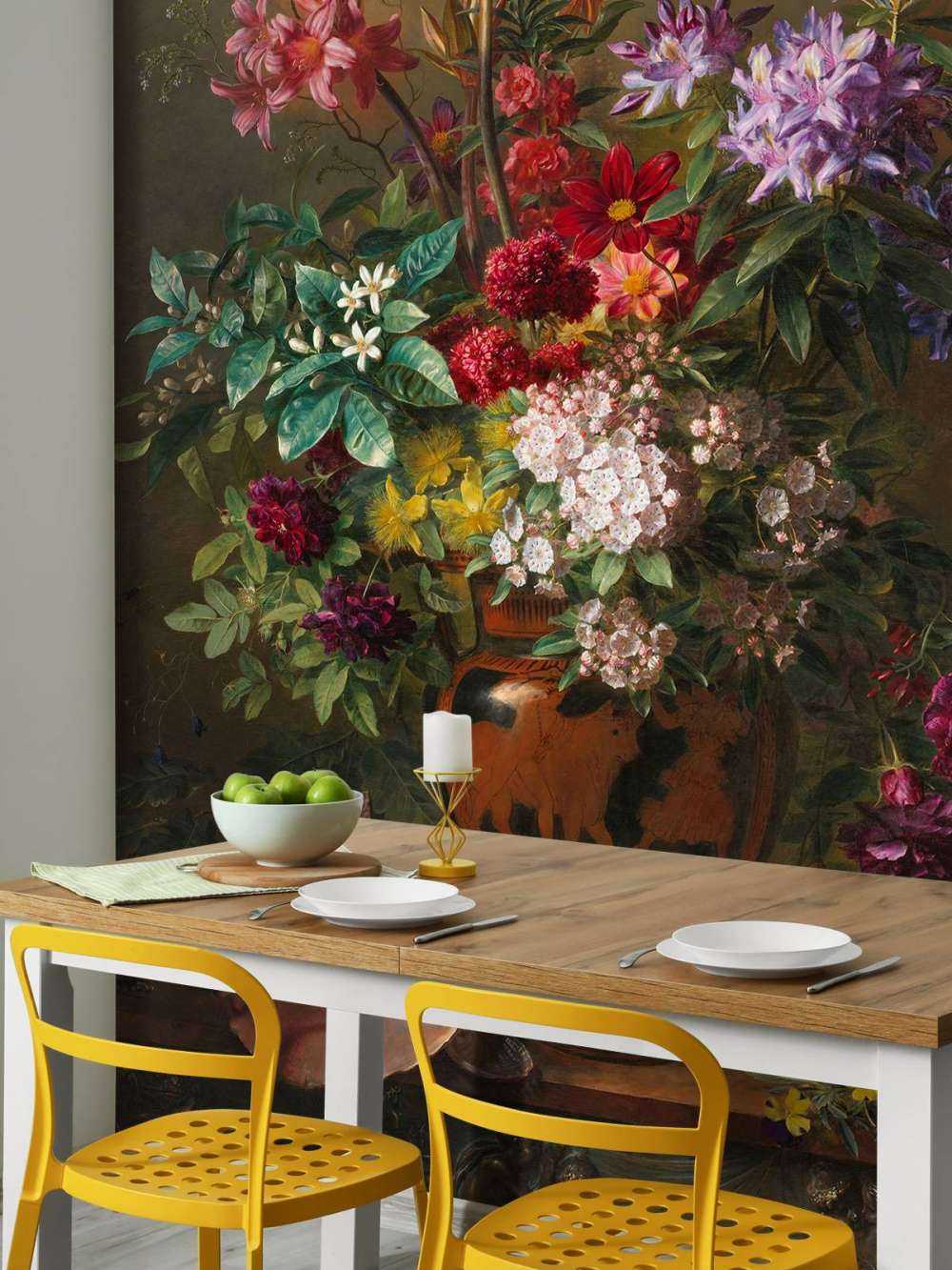Stillleben mit Blumen in einer griechischen Vase.