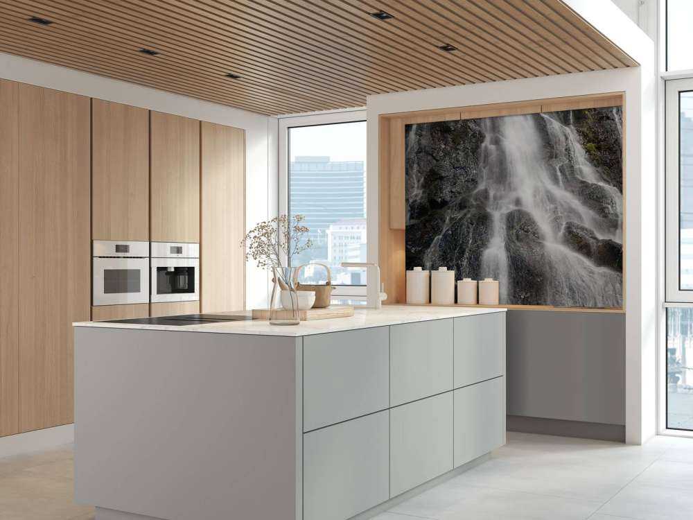 Wasserfall auf Felsen 