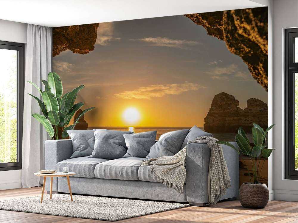 Sonnenaufgang aus einer Höhle