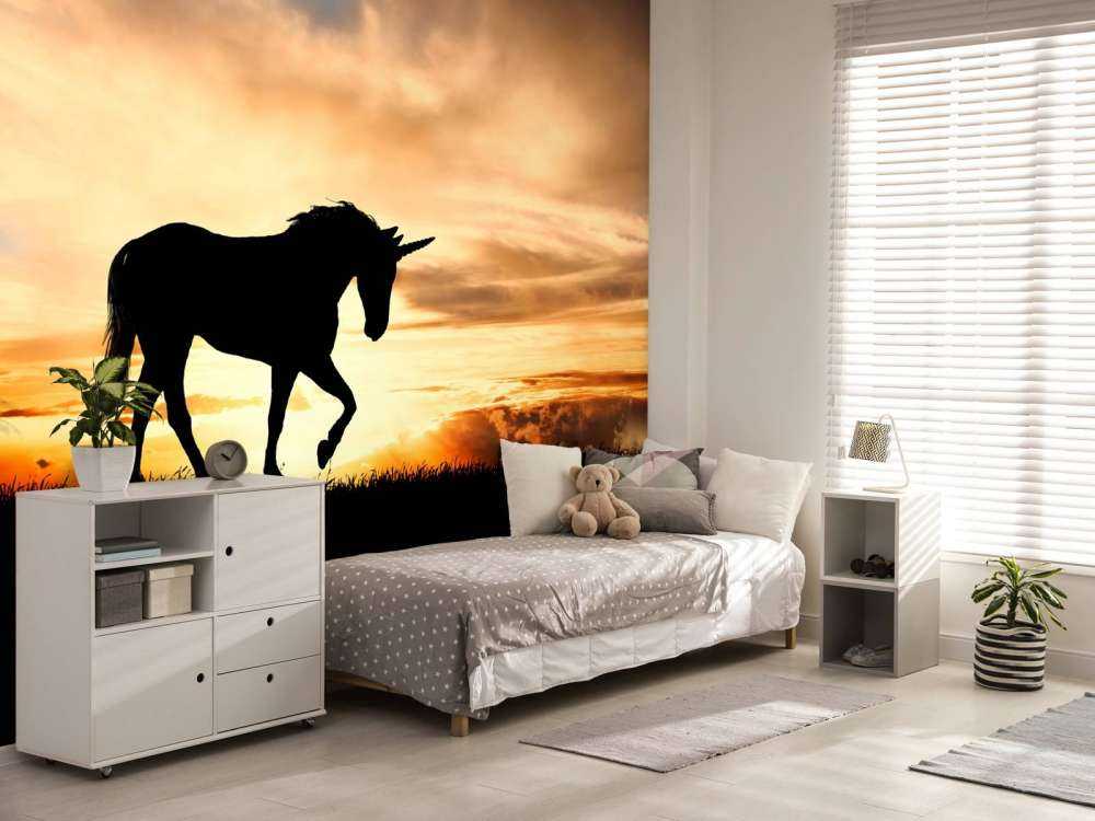 Einhorn-Silhouette bei Sonnenuntergang