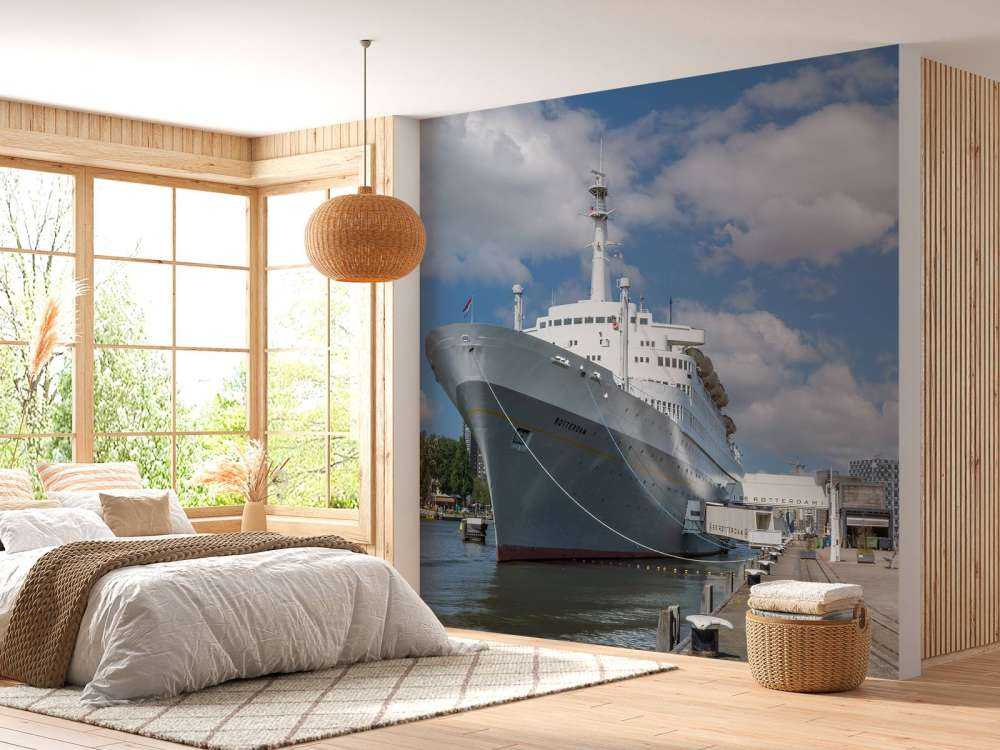 Das ehemalige Dampfschiff SS Rotterdam in Farbe 