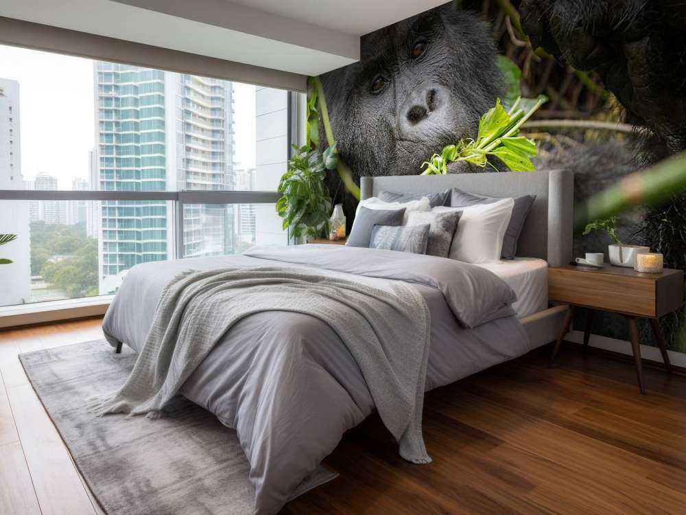 Gorilla zwischen den Ästen