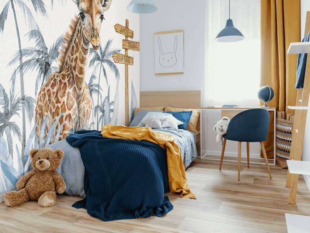 Baby-Giraffe im Dschungel blau
