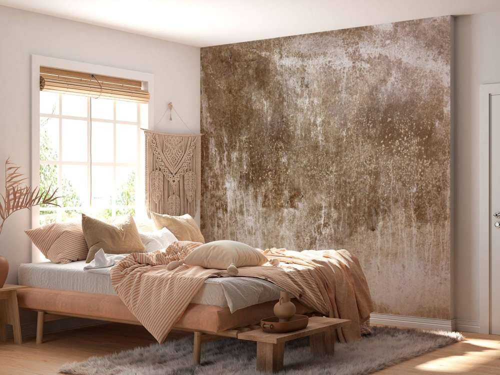 Alte verwitterte braune Wand