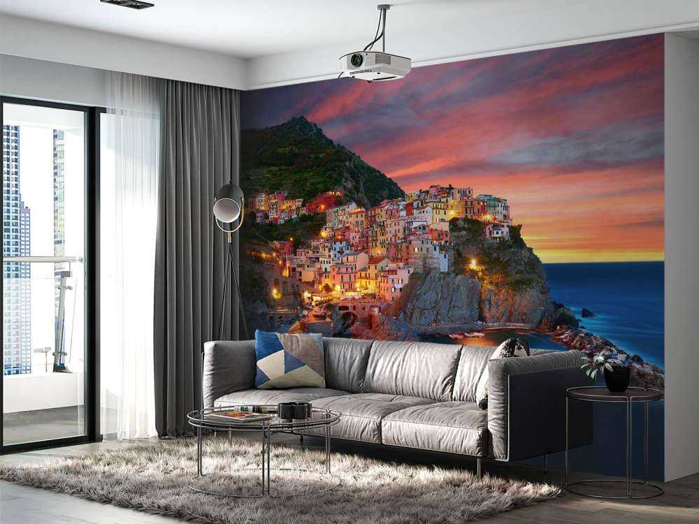 Italienische Stadt bei Sonnenuntergang