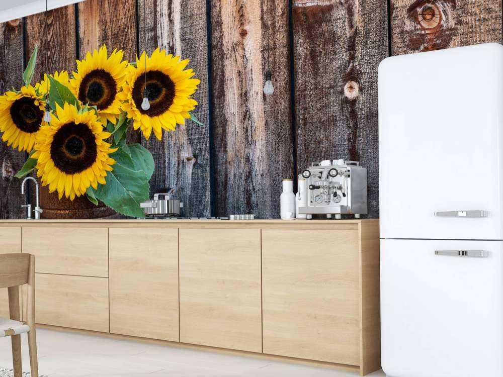 Vase mit Sonnenblumen