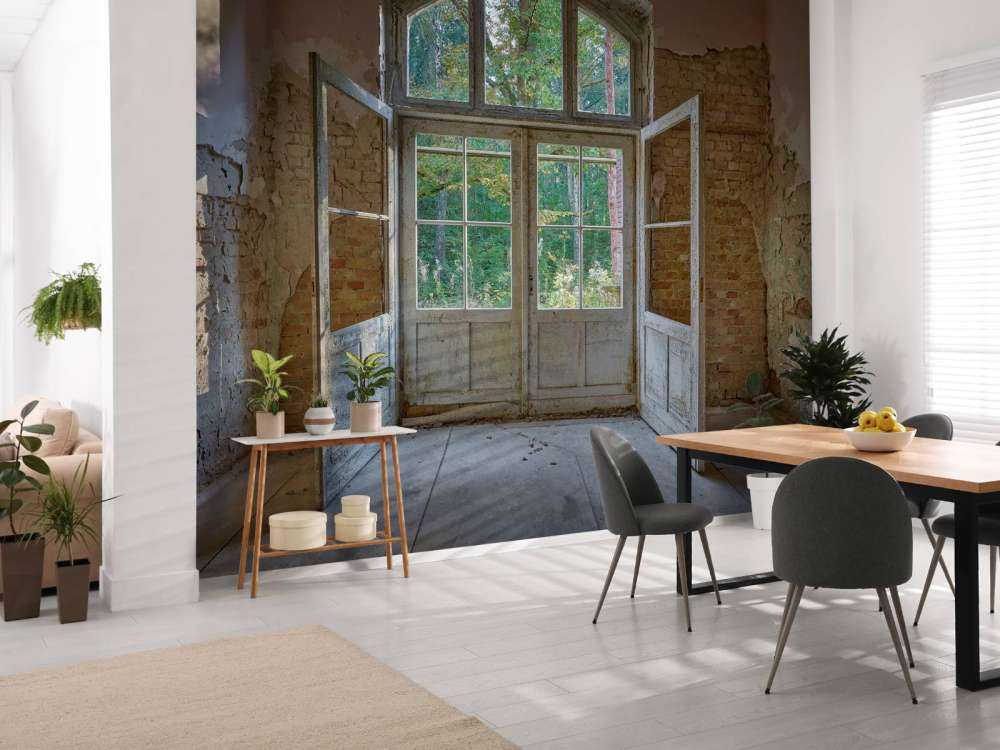 Verlassenes Haus am Waldrand
