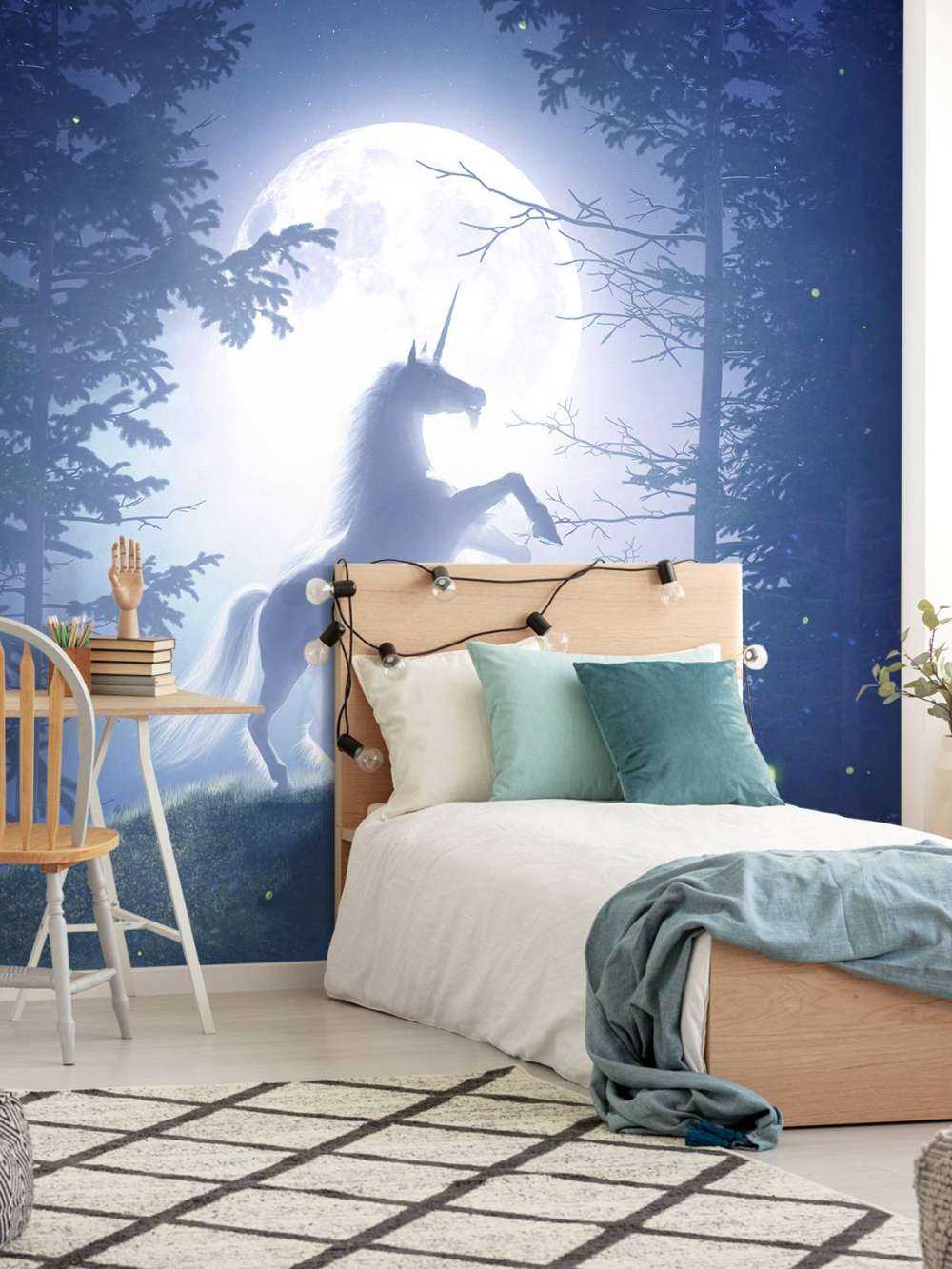 Einhorn bei Vollmond