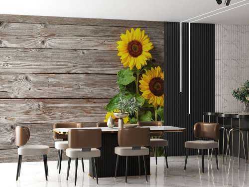 Sonnenblumen und Holz