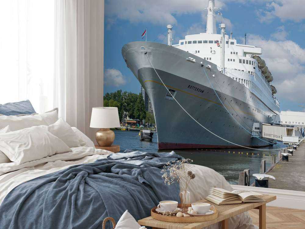 Das ehemalige Dampfschiff SS Rotterdam in Farbe 