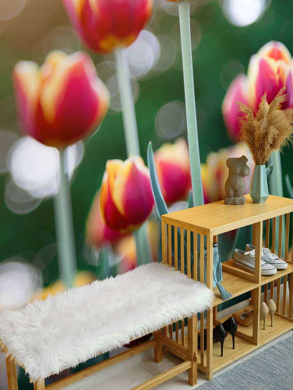 Rot mit gelben Tulpen