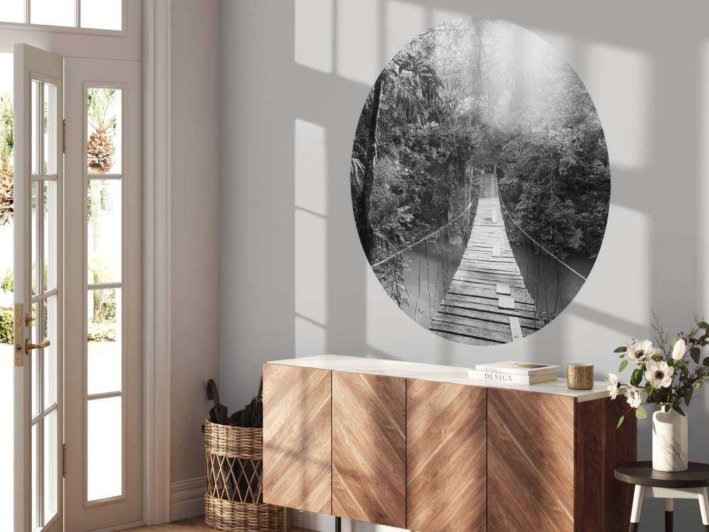 Hängebrücke schwarz und weiß