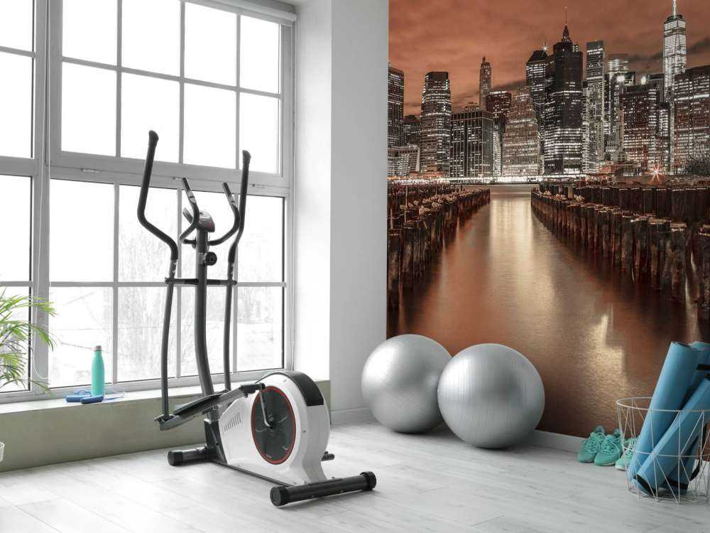 Skyline von Manhattan mit Wellenbrechern