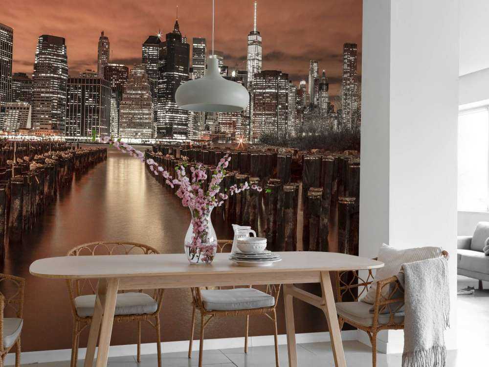 Skyline von Manhattan mit Wellenbrechern