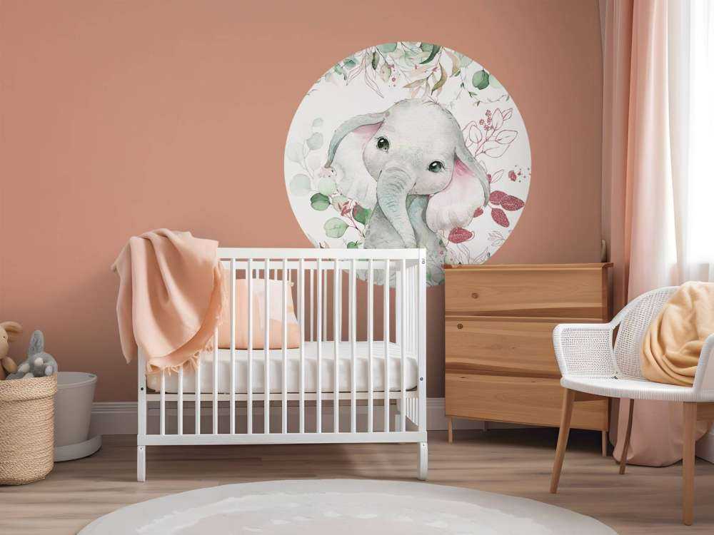 Elefantenbaby mit Minze und rosa Blättern