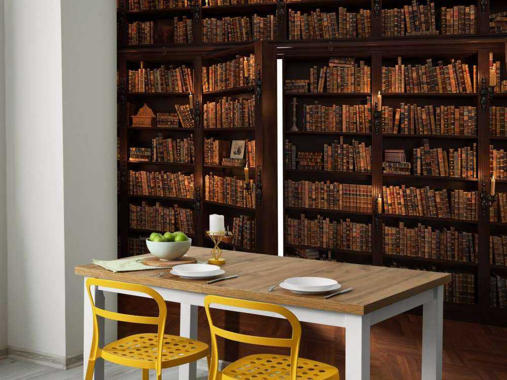 Geheime Bibliothek mit verborgener Tür