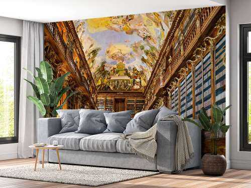 Historische Bibliothek in warmem Holz
