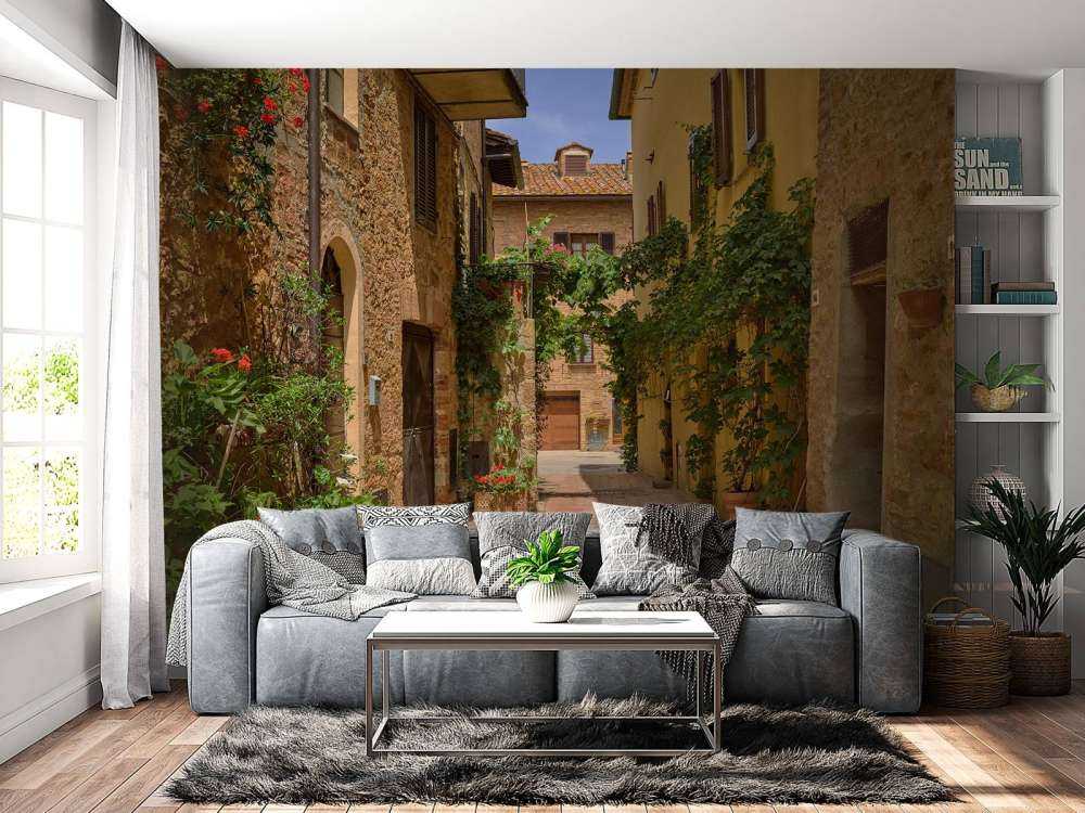 Italienische Straße mit Pflanzen