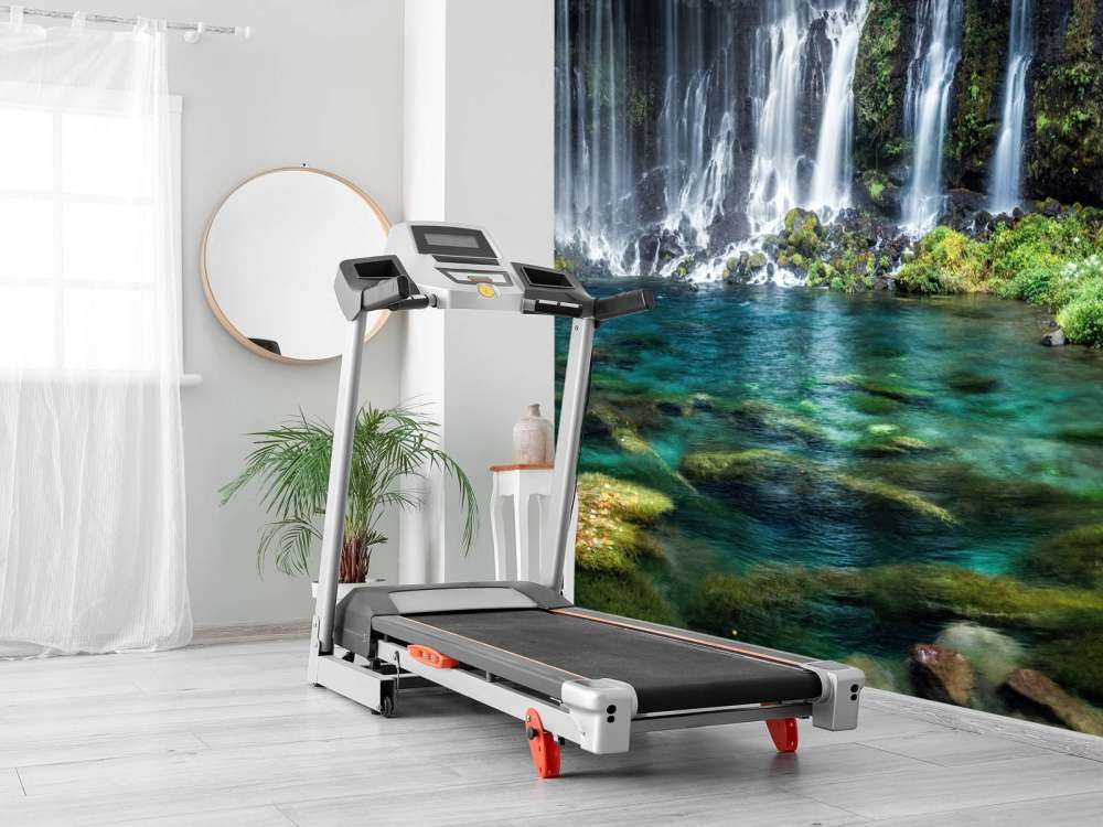 Wasserfallpanorama mit türkisblauem Wasser