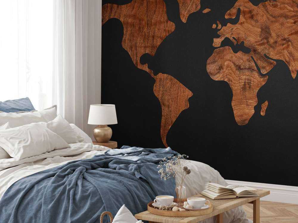 Weltkarte mit Holzfurnier