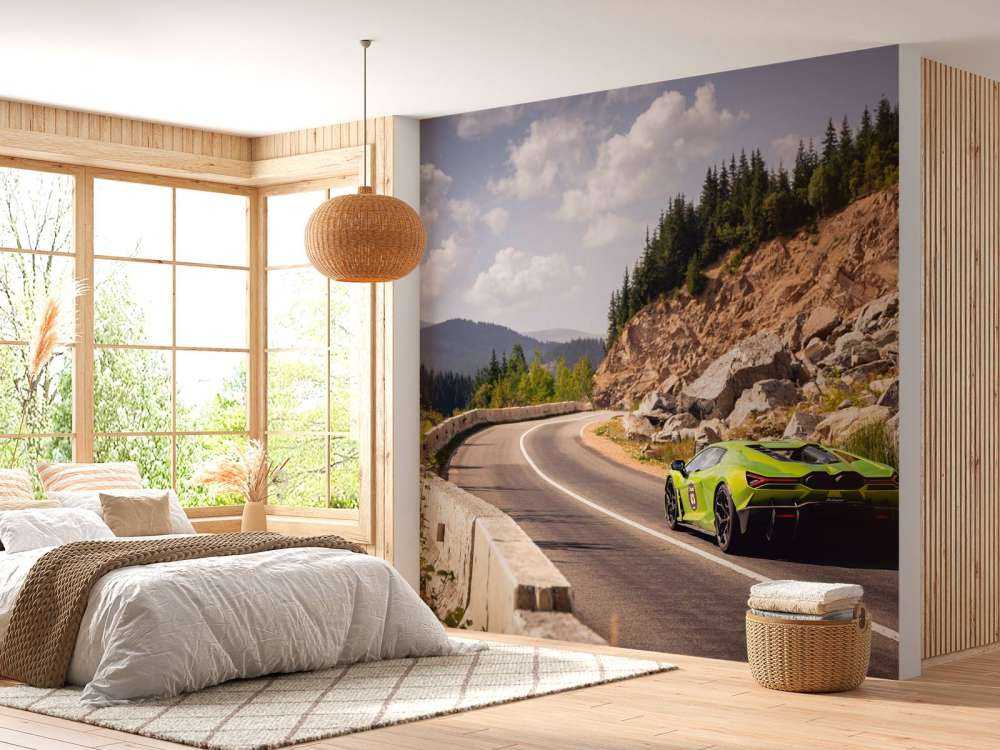 Lamborghini Revuelto in den Bergen