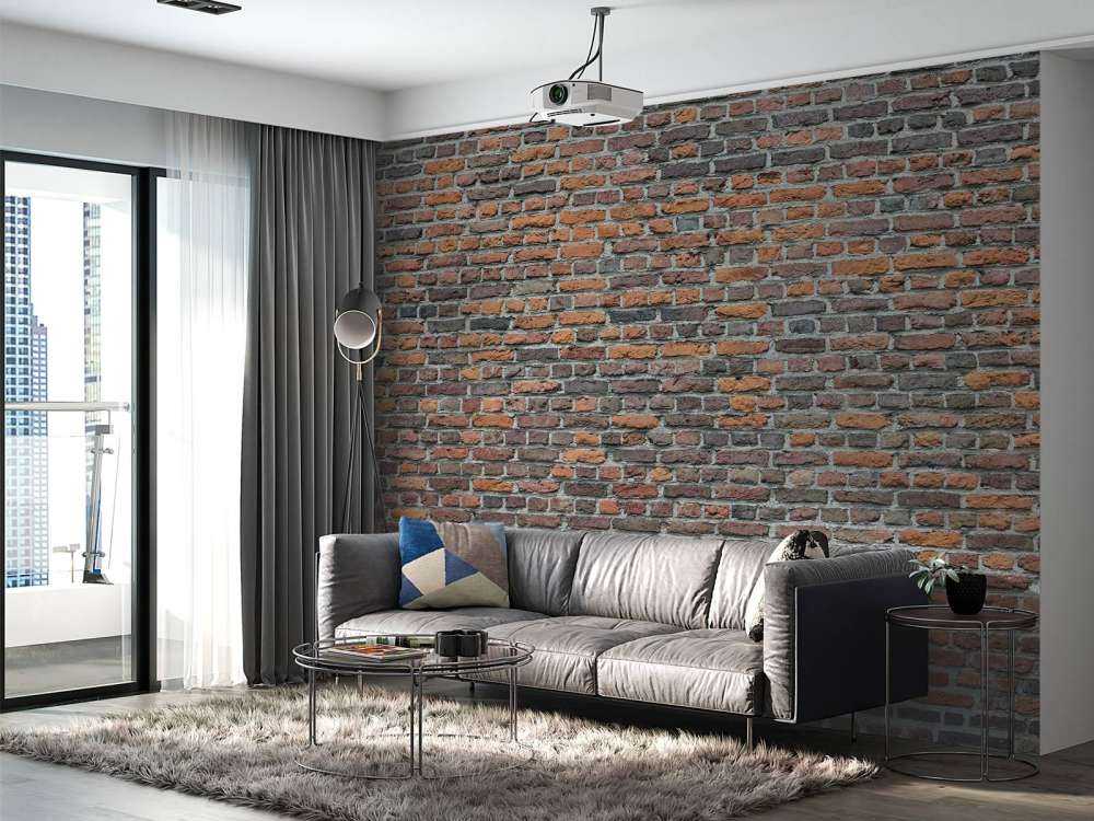 Restaurierte alte Backsteinmauer