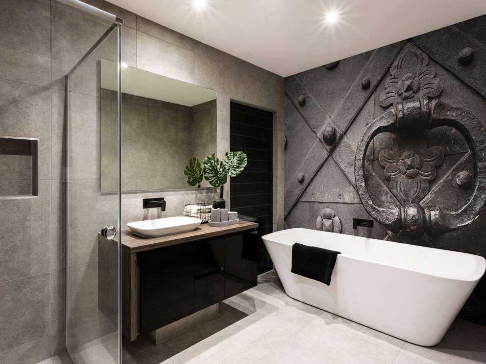 Alte Tür mit Hebel