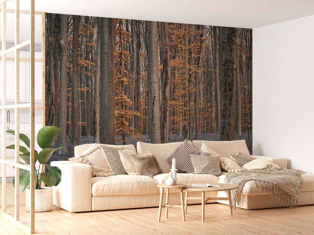 Wald mit pastellfarbenen Tönen