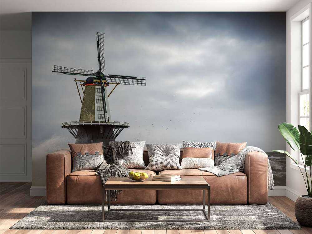 Mühle mit Sturmwellen