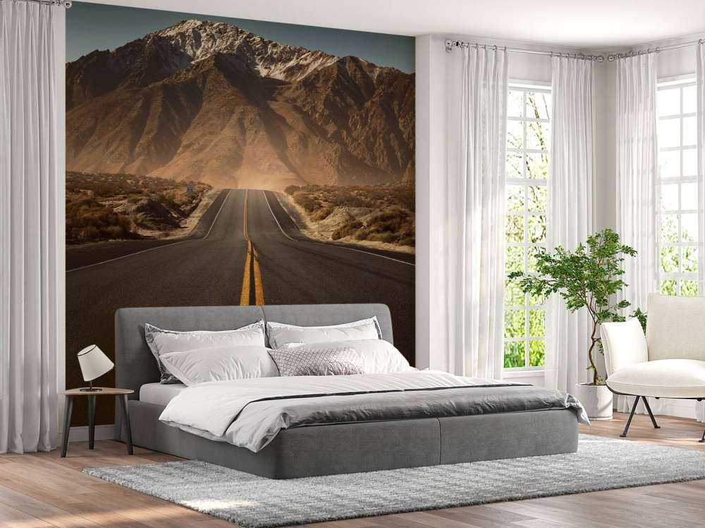 Straße durch die Berge