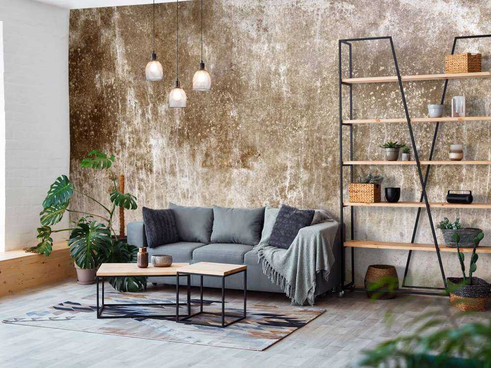Alte verwitterte braune Wand