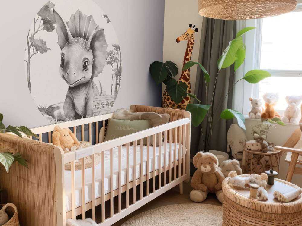 Baby-Triceratops im beigefarbenen Dschungel