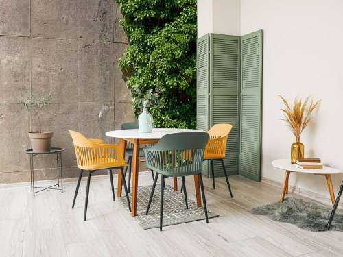 Beton mit Strauch