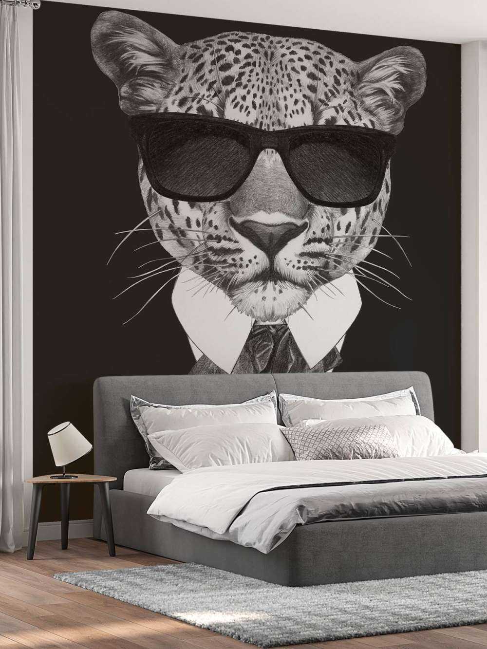 Leopard im Anzug