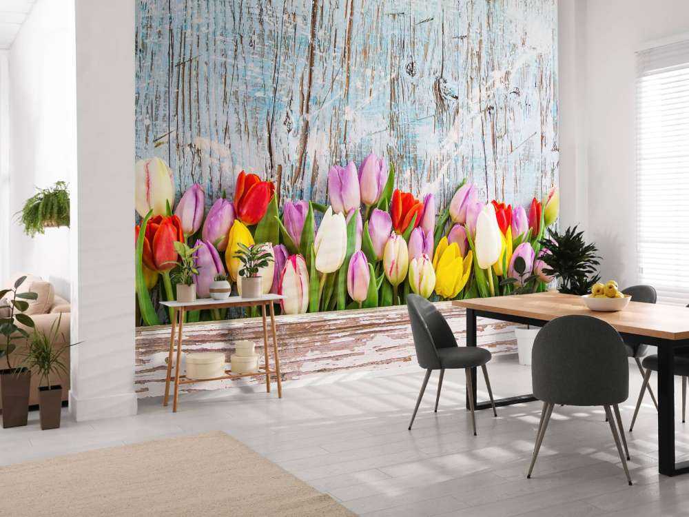 Tulpen mit Holz